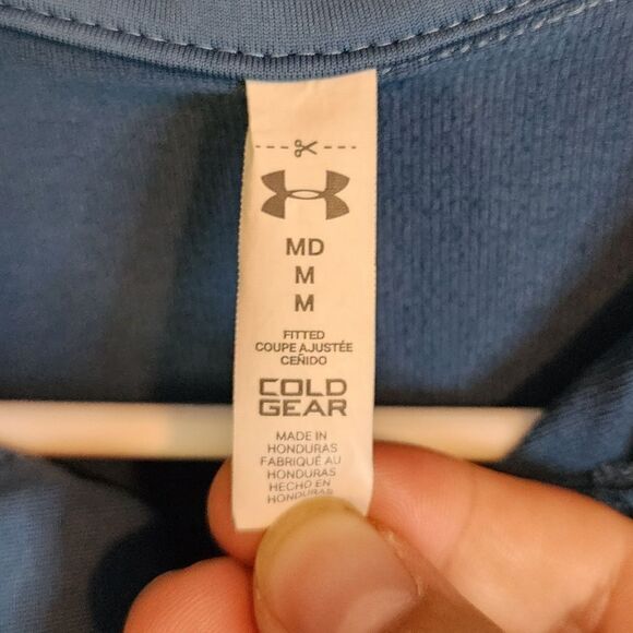 Women's Under Armour "coldgear" fleece sweater, size Medium - Picture 2 of 3